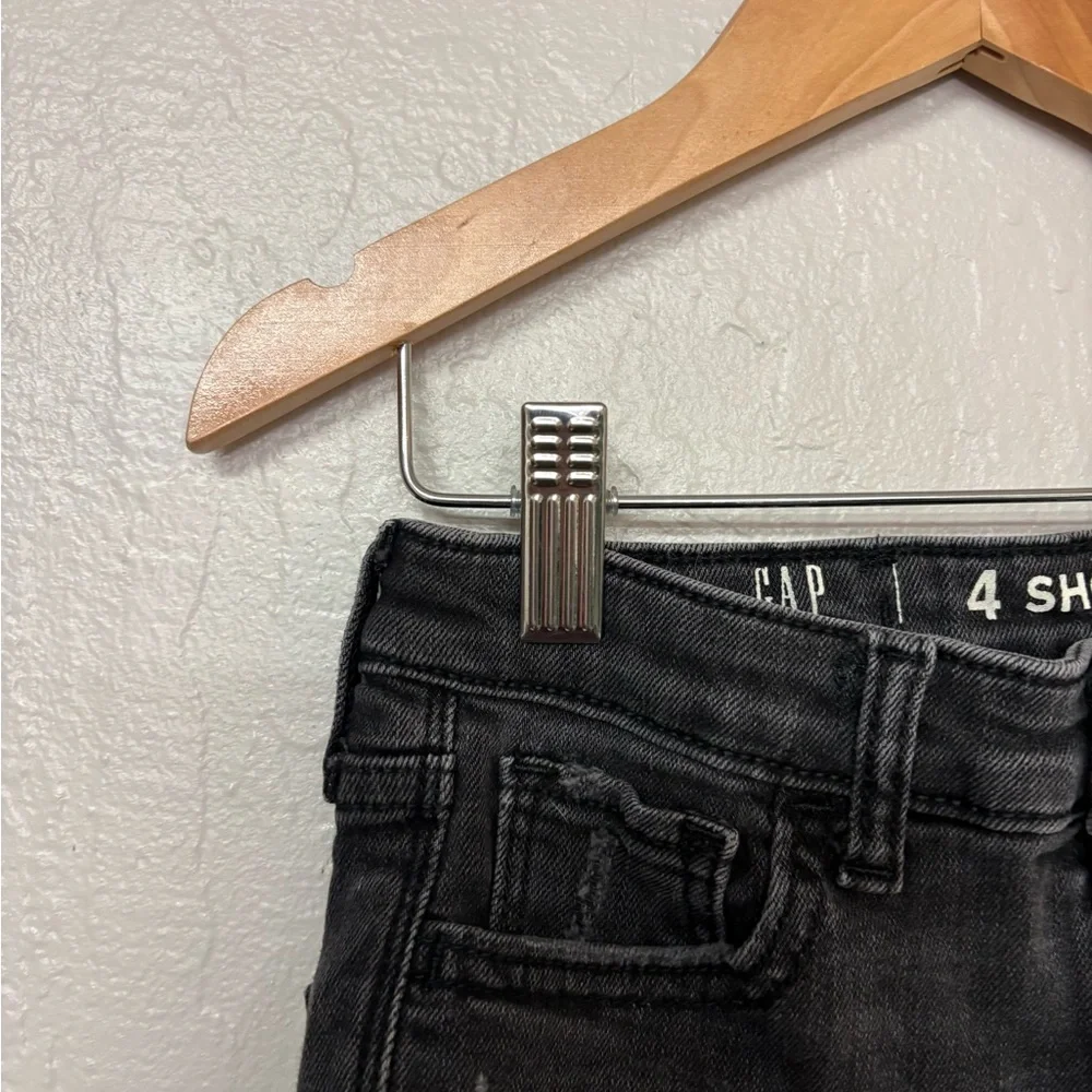 $12 ADD ON Baby Gap shorts 4Y‎ Patagonia Columbia Native Cotton on Baby Crocs
